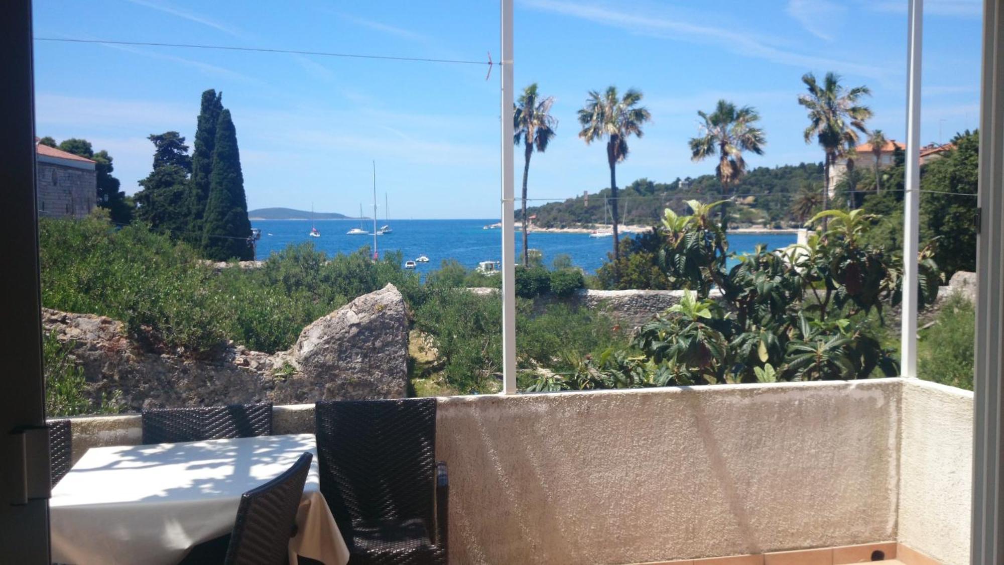 Apartments Grgo Hvar Town Rum bild