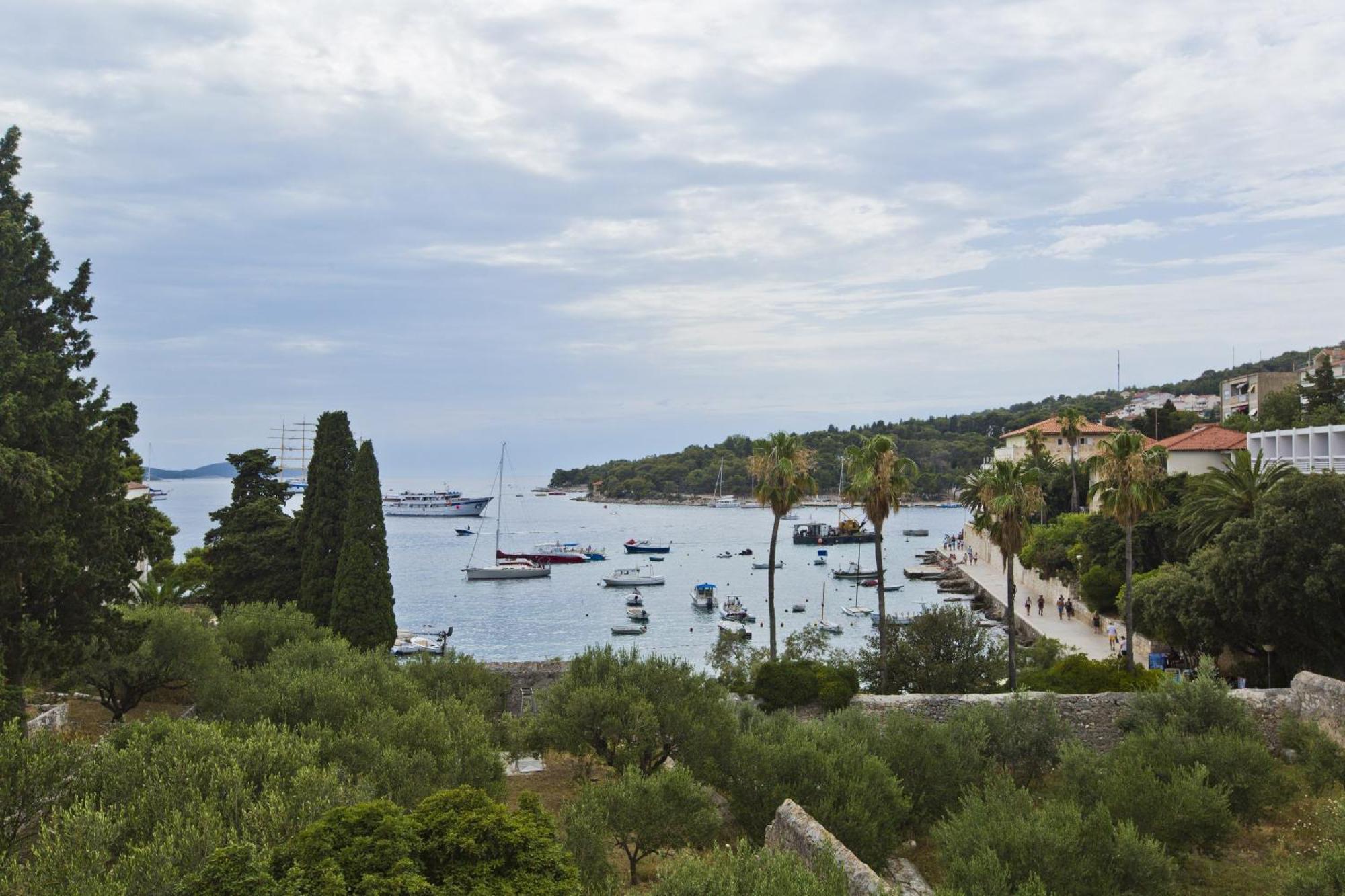 Apartments Grgo Hvar Town Exteriör bild