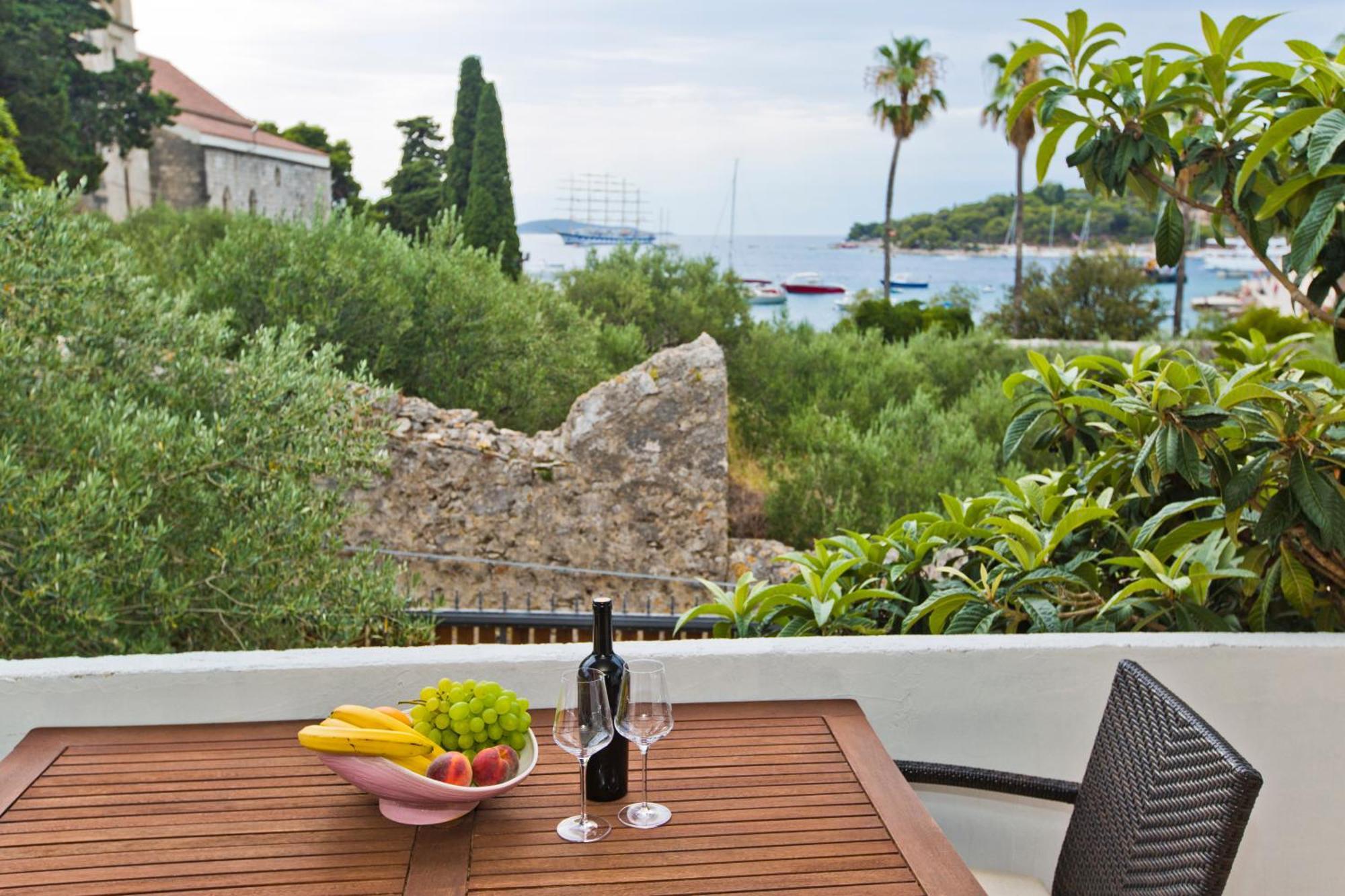 Apartments Grgo Hvar Town Exteriör bild
